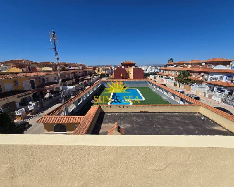 3 camera da letto Casa in vendita in Torrevieja con piscina - 194.900 € (Rif: 9758154)
