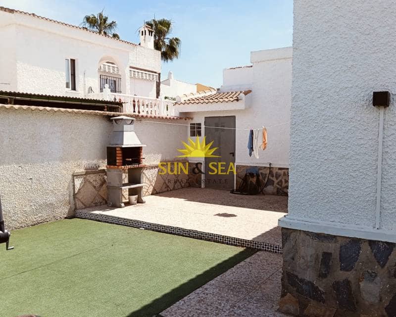 2 soverom Villa til leie i El Chaparral med svømmebasseng - € 1 400 (Ref: 9761570)