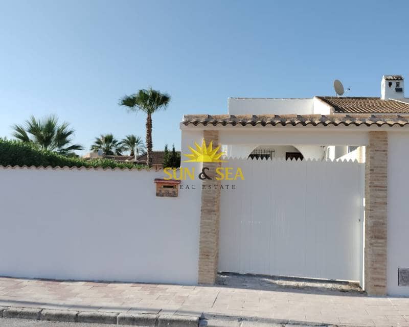 2 soverom Villa til leie i El Chaparral med svømmebasseng - € 1 400 (Ref: 9761570)