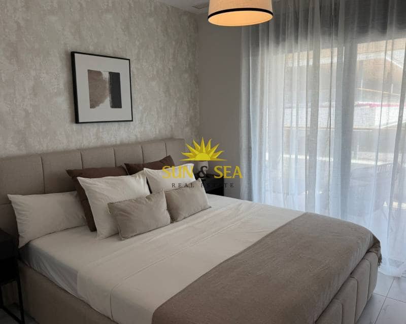 2 makuuhuone Huoneisto vuokrattavana paikassa Torrevieja mukana uima-altaan 
autotalli - 2 250 € (Ref: 9761571)