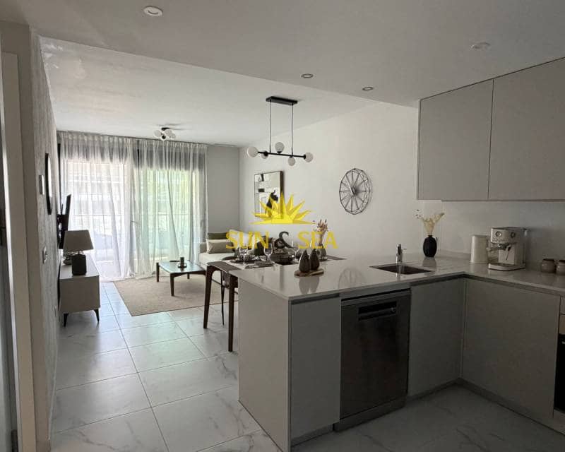 2 makuuhuone Huoneisto vuokrattavana paikassa Torrevieja mukana uima-altaan 
autotalli - 2 250 € (Ref: 9761571)