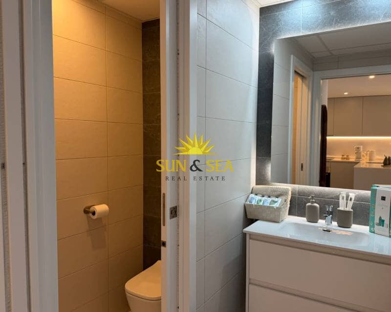 2 makuuhuone Huoneisto vuokrattavana paikassa Torrevieja mukana uima-altaan 
autotalli - 2 250 € (Ref: 9761571)