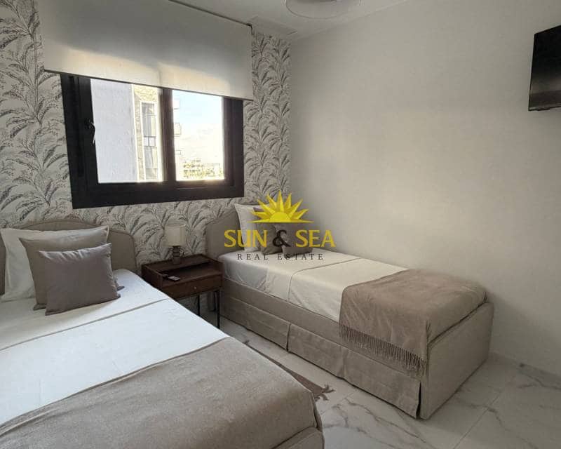 2 makuuhuone Huoneisto vuokrattavana paikassa Torrevieja mukana uima-altaan 
autotalli - 2 250 € (Ref: 9761571)