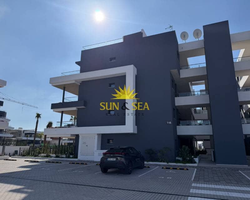 2 makuuhuone Huoneisto vuokrattavana paikassa Torrevieja mukana uima-altaan 
autotalli - 2 250 € (Ref: 9761571)