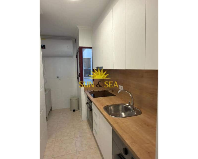 2 bedroom Apartment for rent in Torrevieja - € 950 (Ref: 9770893)