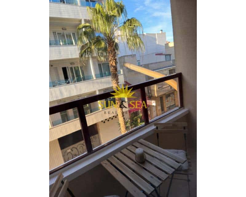 2 bedroom Apartment for rent in Torrevieja - € 950 (Ref: 9770893)