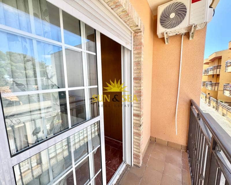 3 soveværelse Lejlighed til leje i Los Alcazares med garage - € 850 (Ref: 9772516)