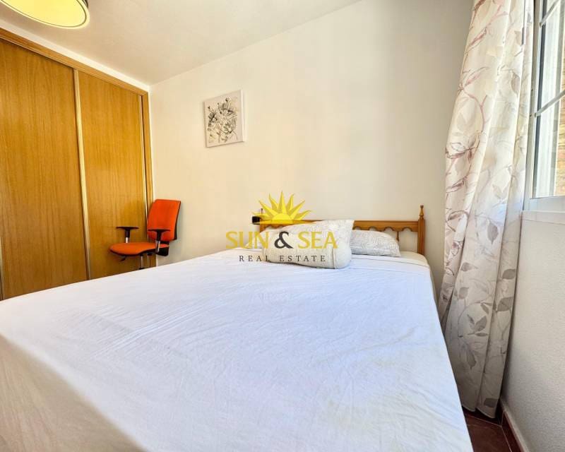 3 soveværelse Lejlighed til leje i Los Alcazares med garage - € 850 (Ref: 9772516)