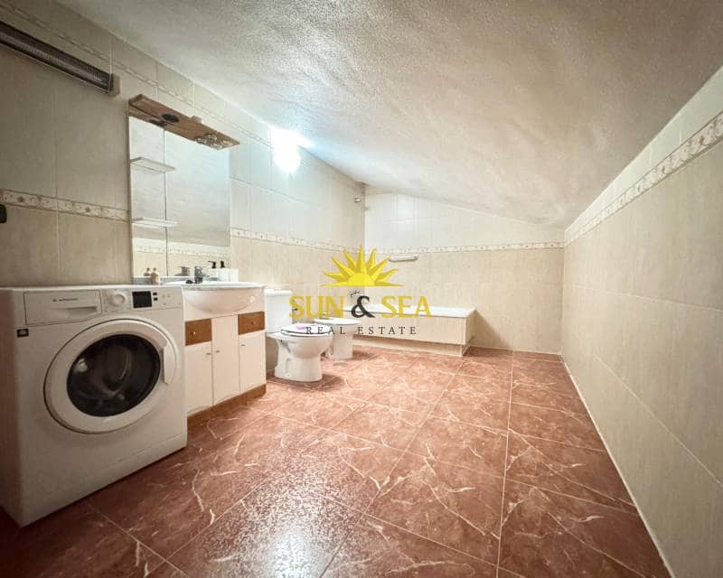 3 soveværelse Lejlighed til leje i Los Alcazares med garage - € 850 (Ref: 9772516)