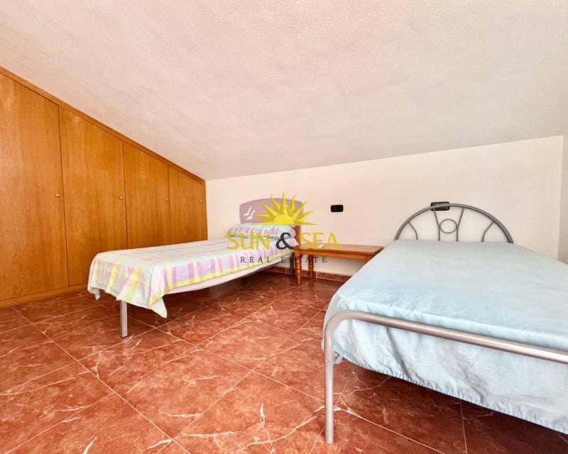 3 soveværelse Lejlighed til leje i Los Alcazares med garage - € 850 (Ref: 9772516)