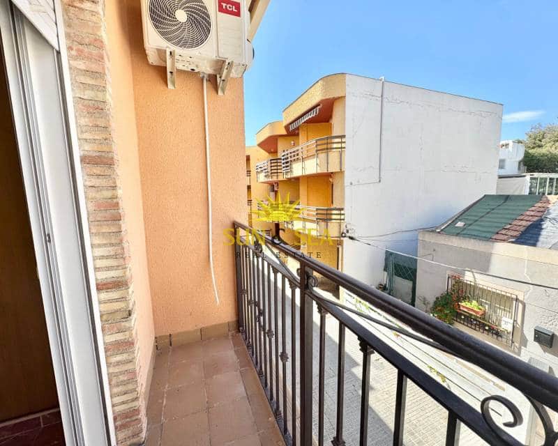 3 soveværelse Lejlighed til leje i Los Alcazares med garage - € 850 (Ref: 9772516)