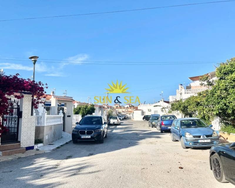 2 soveværelse Lejlighed til leje i Torrevieja med garage - € 800 (Ref: 9778443)
