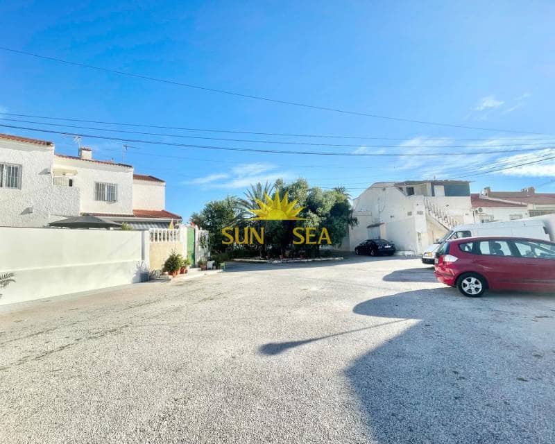 2 soveværelse Lejlighed til leje i Torrevieja med garage - € 800 (Ref: 9778443)