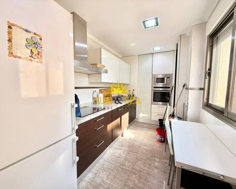 3 makuuhuone Huoneisto vuokrattavana paikassa Torrevieja mukana 
autotalli - 1 350 € (Ref: 9782141)