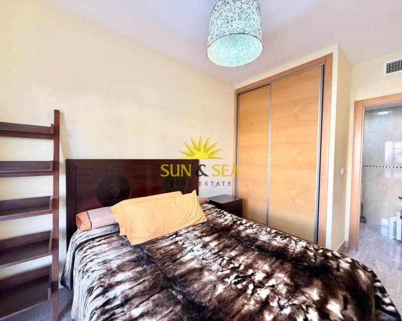 3 makuuhuone Huoneisto vuokrattavana paikassa Torrevieja mukana 
autotalli - 1 350 € (Ref: 9782141)