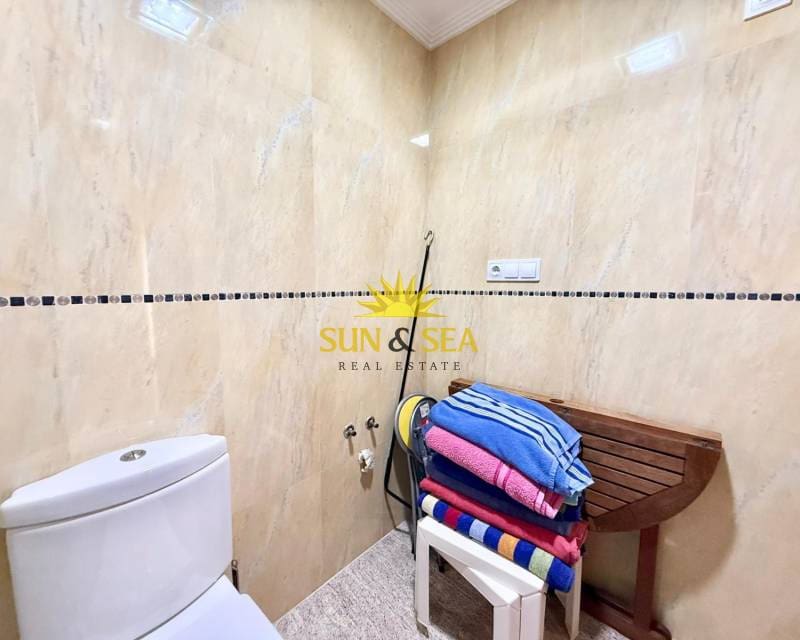 3 makuuhuone Huoneisto vuokrattavana paikassa Torrevieja mukana 
autotalli - 1 350 € (Ref: 9782141)