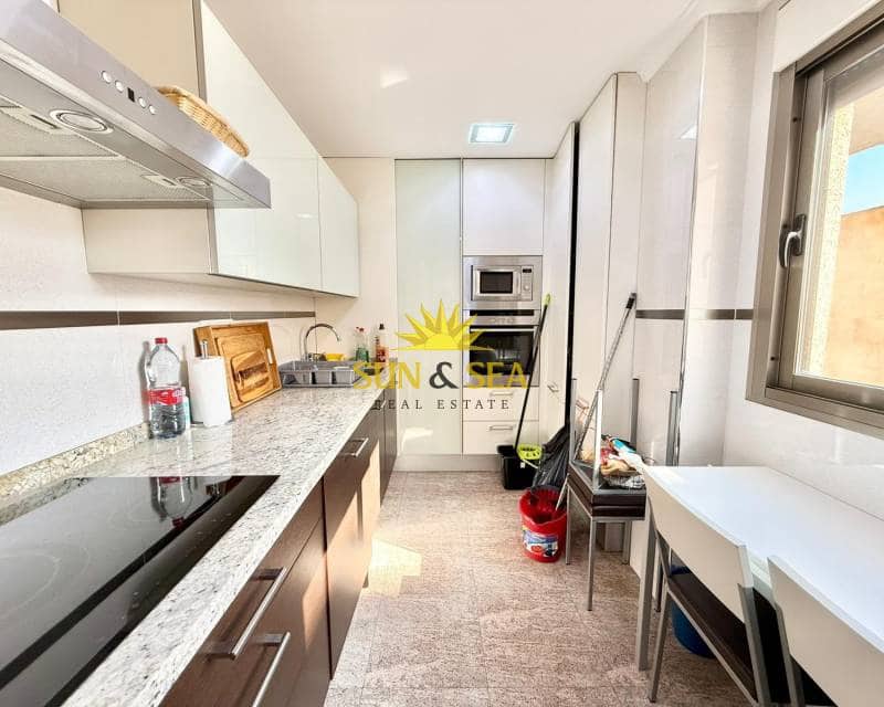 3 makuuhuone Huoneisto vuokrattavana paikassa Torrevieja mukana 
autotalli - 1 350 € (Ref: 9782141)