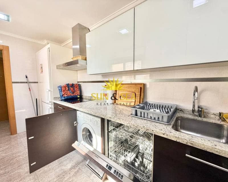 3 makuuhuone Huoneisto vuokrattavana paikassa Torrevieja mukana 
autotalli - 1 350 € (Ref: 9782141)