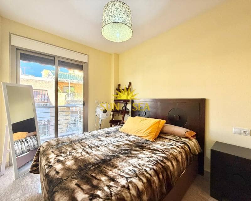 3 makuuhuone Huoneisto vuokrattavana paikassa Torrevieja mukana 
autotalli - 1 350 € (Ref: 9782141)