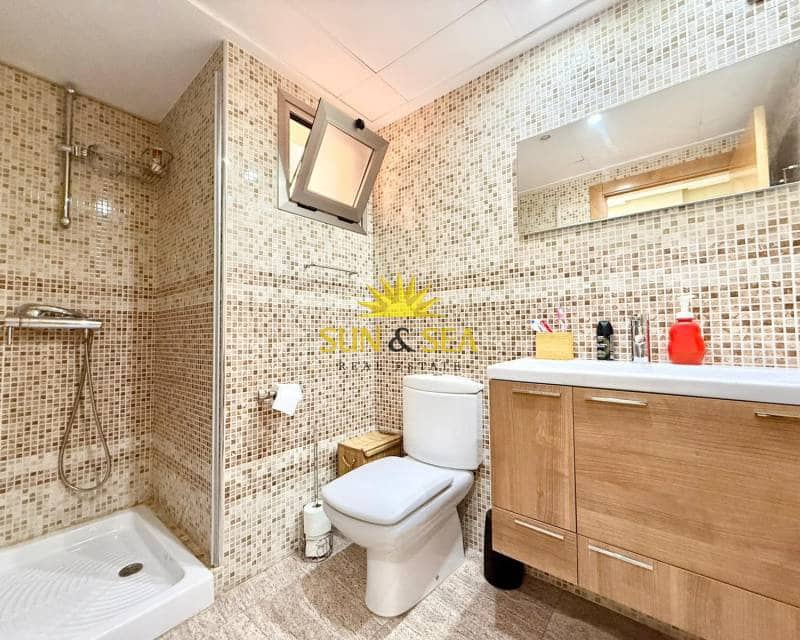 3 makuuhuone Huoneisto vuokrattavana paikassa Torrevieja mukana 
autotalli - 1 350 € (Ref: 9782141)