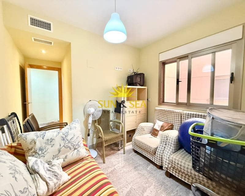 3 makuuhuone Huoneisto vuokrattavana paikassa Torrevieja mukana 
autotalli - 1 350 € (Ref: 9782141)