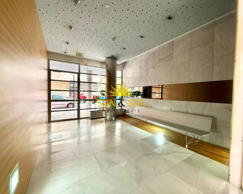 3 makuuhuone Huoneisto vuokrattavana paikassa Torrevieja mukana 
autotalli - 1 350 € (Ref: 9782141)