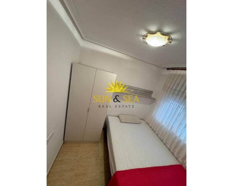 3 makuuhuone Huoneisto vuokrattavana paikassa Torrevieja mukana 
autotalli - 1 000 € (Ref: 9782142)