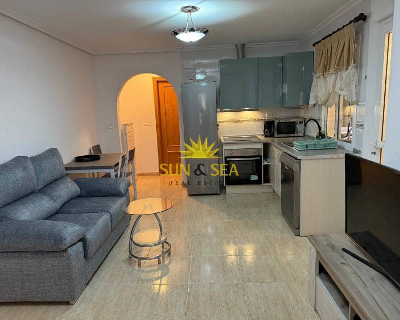 3 makuuhuone Huoneisto vuokrattavana paikassa Torrevieja mukana 
autotalli - 1 000 € (Ref: 9782142)