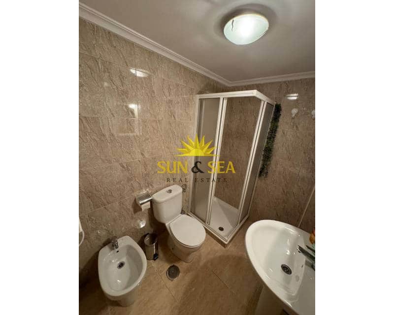 3 makuuhuone Huoneisto vuokrattavana paikassa Torrevieja mukana 
autotalli - 1 000 € (Ref: 9782142)