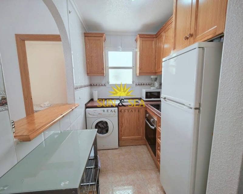 2 sovrum Lägenhet till salu i Torrevieja med pool - 125 000 € (Ref: 9782303)