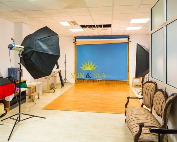 Kaupallinen myytävänä paikassa San Pedro del Pinatar ciudad, San Pedro del Pinatar - 144 200 € (Ref: 9782304)