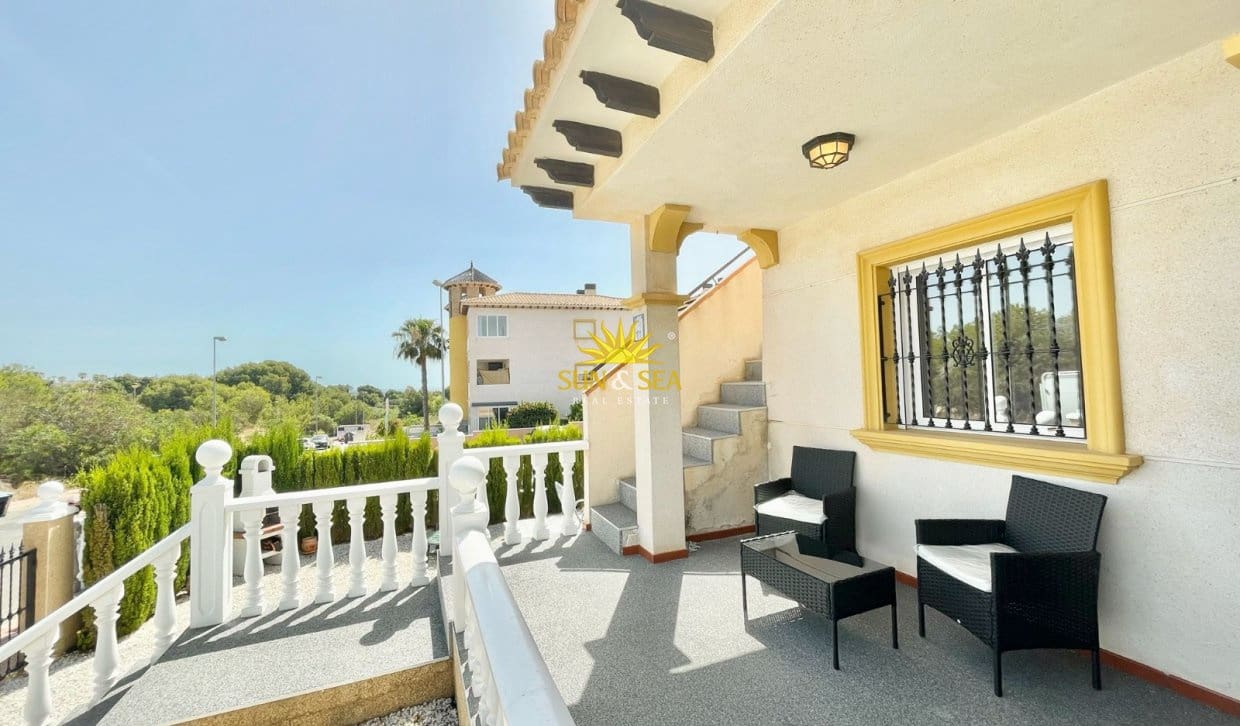 2 bedroom Townhouse for holiday rental in Orihuela Costa with pool garage - € 1,300 (Ref: 9787730)