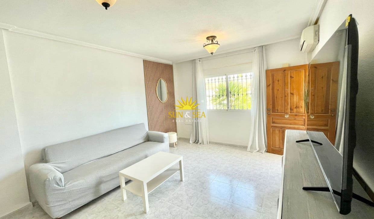 2 bedroom Townhouse for holiday rental in Orihuela Costa with pool garage - € 1,300 (Ref: 9787730)