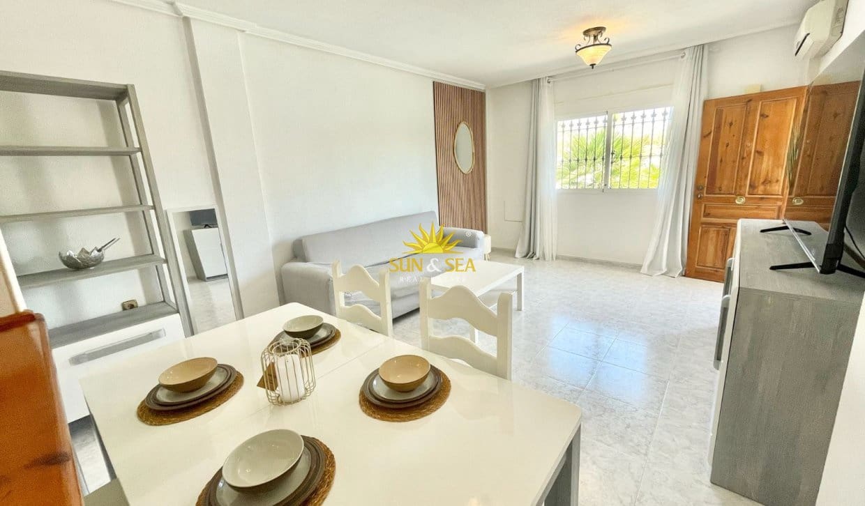 2 bedroom Townhouse for holiday rental in Orihuela Costa with pool garage - € 1,300 (Ref: 9787730)