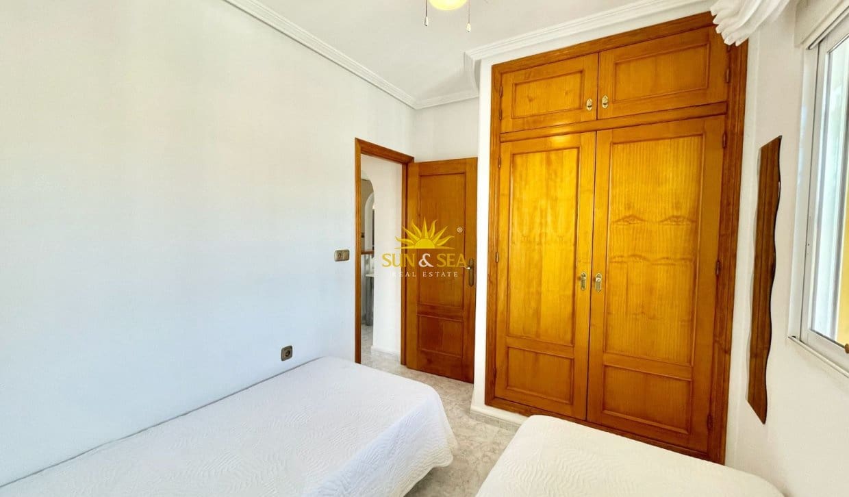 2 bedroom Townhouse for holiday rental in Orihuela Costa with pool garage - € 1,300 (Ref: 9787730)