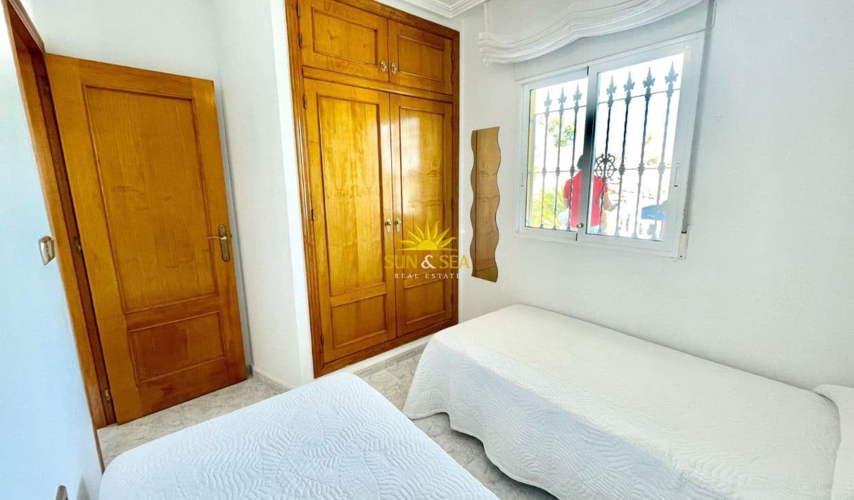 2 bedroom Townhouse for holiday rental in Orihuela Costa with pool garage - € 1,300 (Ref: 9787730)