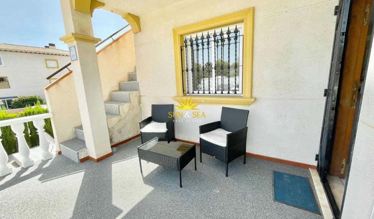 2 bedroom Townhouse for holiday rental in Orihuela Costa with pool garage - € 1,300 (Ref: 9787730)