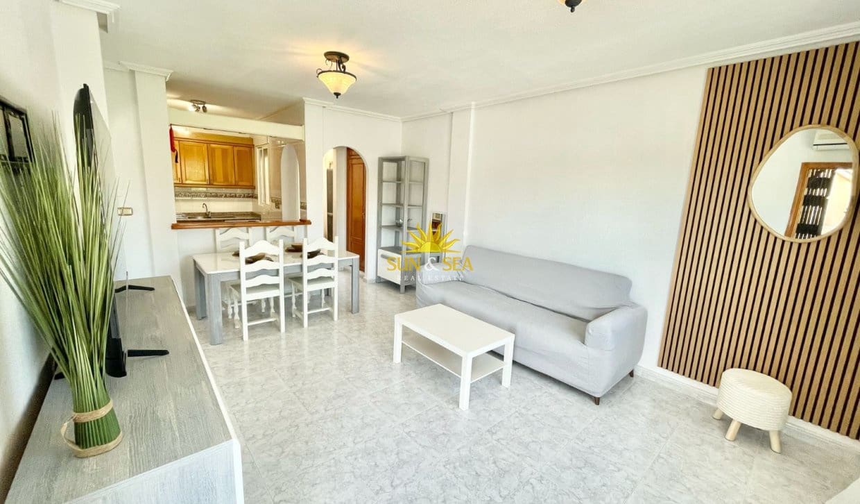 2 bedroom Townhouse for holiday rental in Orihuela Costa with pool garage - € 1,300 (Ref: 9787730)