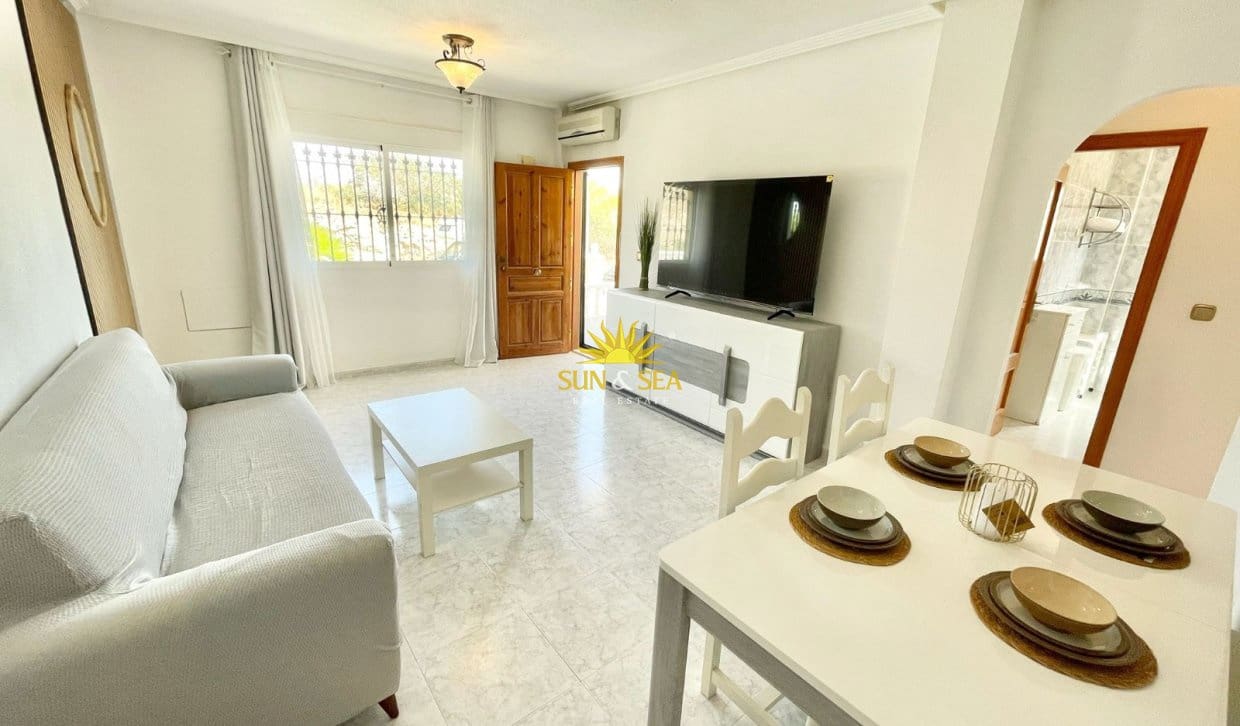 2 bedroom Townhouse for holiday rental in Orihuela Costa with pool garage - € 1,300 (Ref: 9787730)