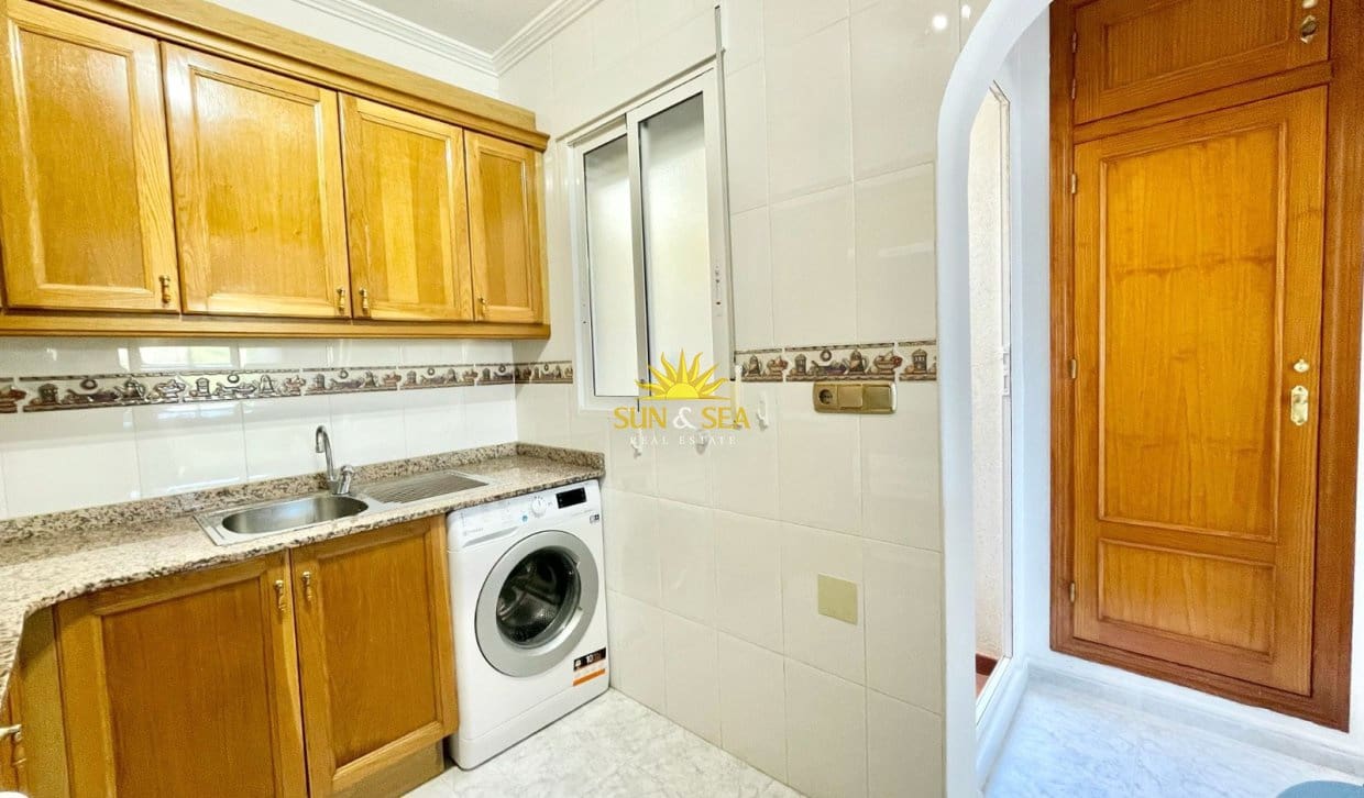 2 bedroom Townhouse for holiday rental in Orihuela Costa with pool garage - € 1,300 (Ref: 9787730)