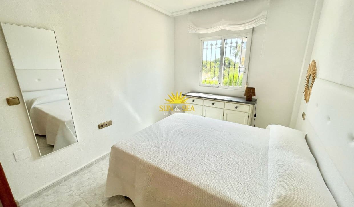 2 bedroom Townhouse for holiday rental in Orihuela Costa with pool garage - € 1,300 (Ref: 9787730)
