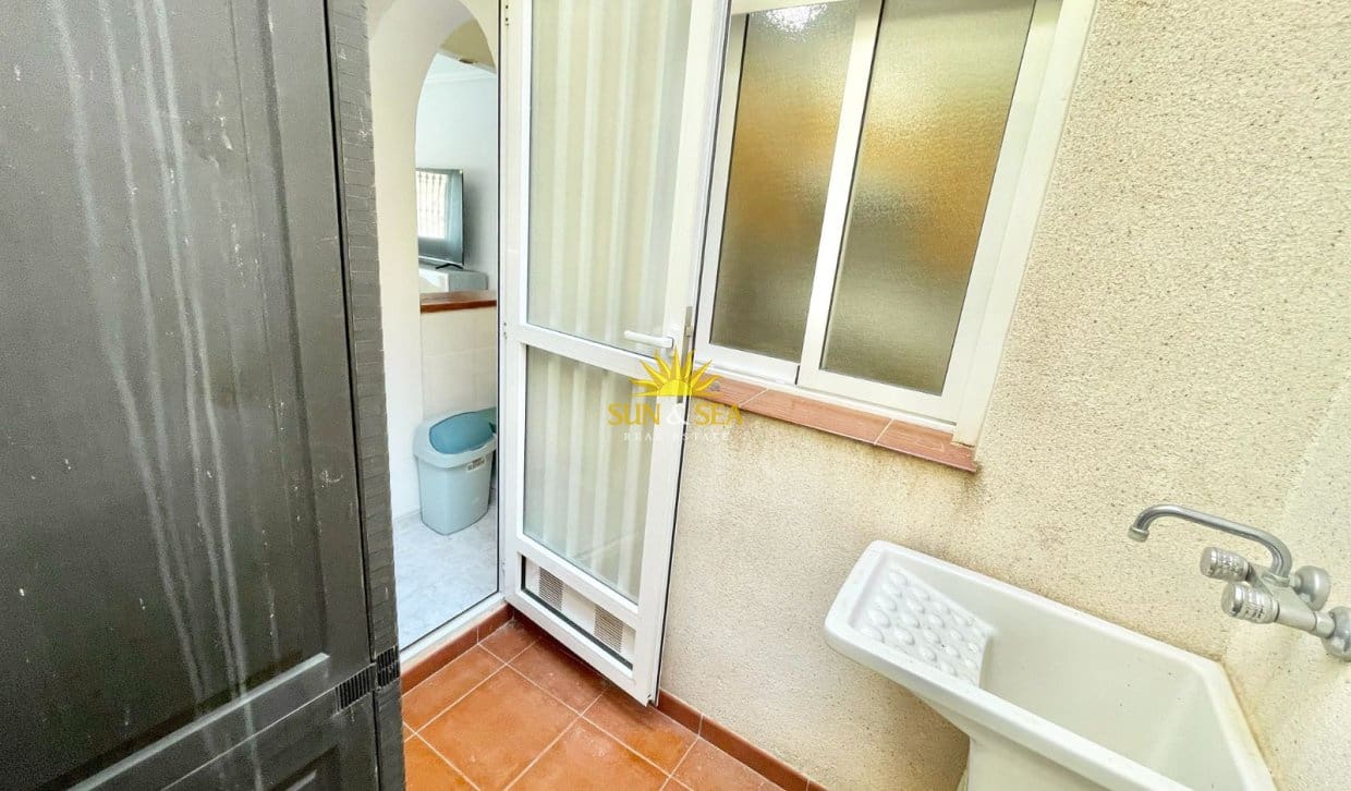 2 bedroom Townhouse for holiday rental in Orihuela Costa with pool garage - € 1,300 (Ref: 9787730)