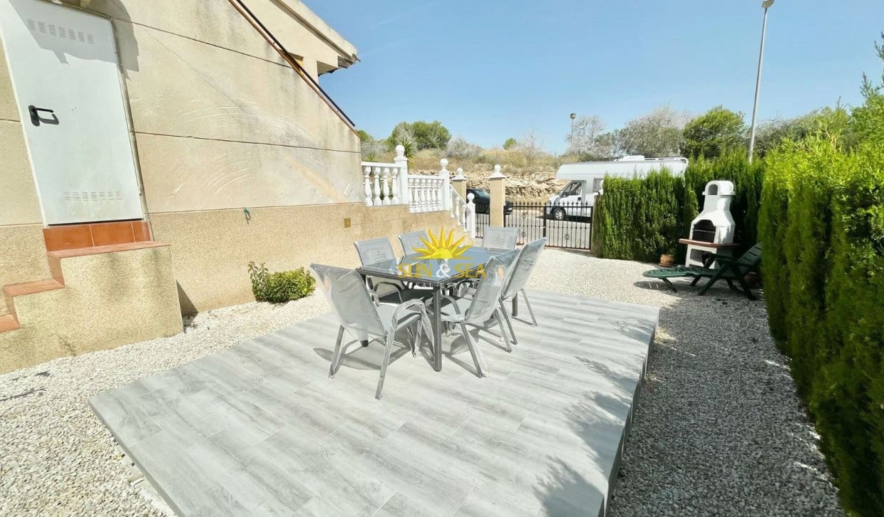 2 bedroom Townhouse for holiday rental in Orihuela Costa with pool garage - € 1,300 (Ref: 9787730)