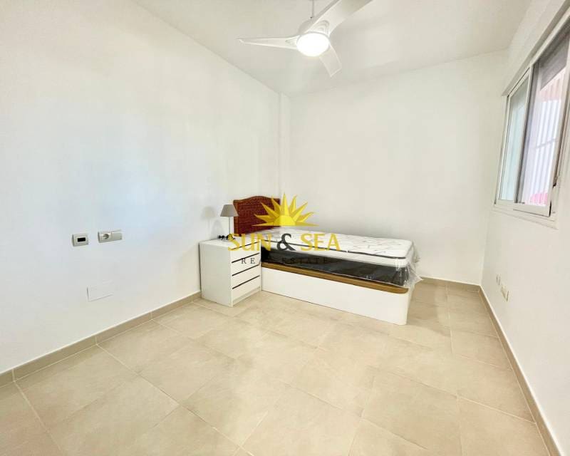 2 quarto Apartamento para arrendar em Orihuela Costa com piscina - 900 € (Ref: 9787953)