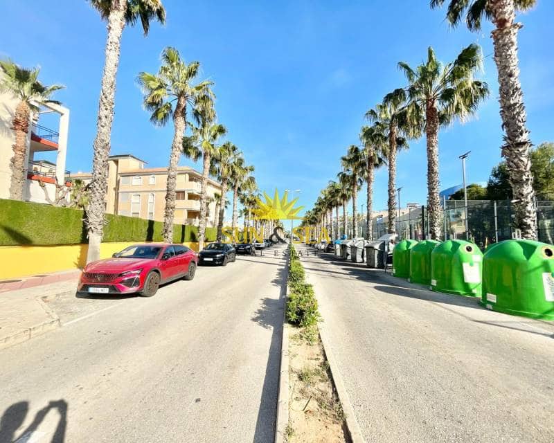 2 quarto Apartamento para arrendar em Orihuela Costa com piscina - 900 € (Ref: 9787953)