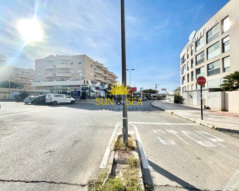 2 quarto Apartamento para arrendar em Orihuela Costa com piscina - 900 € (Ref: 9787953)