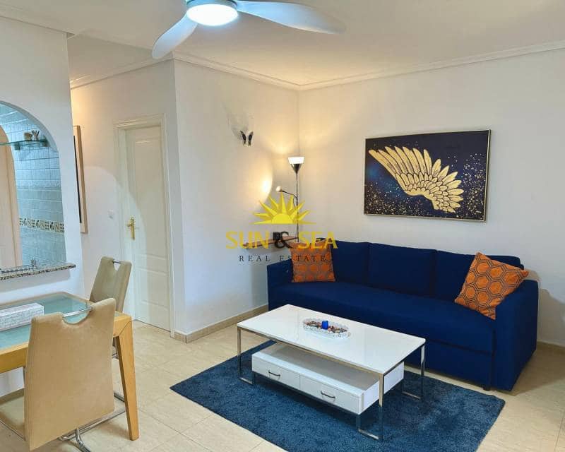 3 quarto Apartamento para arrendar em Daya Nueva com piscina - 950 € (Ref: 9787954)