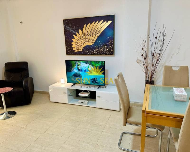 3 quarto Apartamento para arrendar em Daya Nueva com piscina - 950 € (Ref: 9787954)