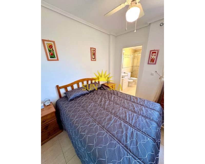 3 quarto Apartamento para arrendar em Daya Nueva com piscina - 950 € (Ref: 9787954)