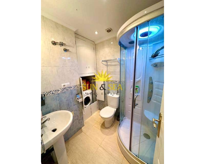 3 quarto Apartamento para arrendar em Daya Nueva com piscina - 950 € (Ref: 9787954)